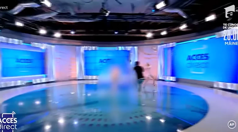 γυμνή