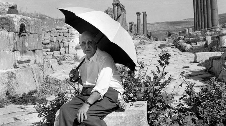 Όταν ο Σεφέρης «κούρδιζε» τη μηχανή του…