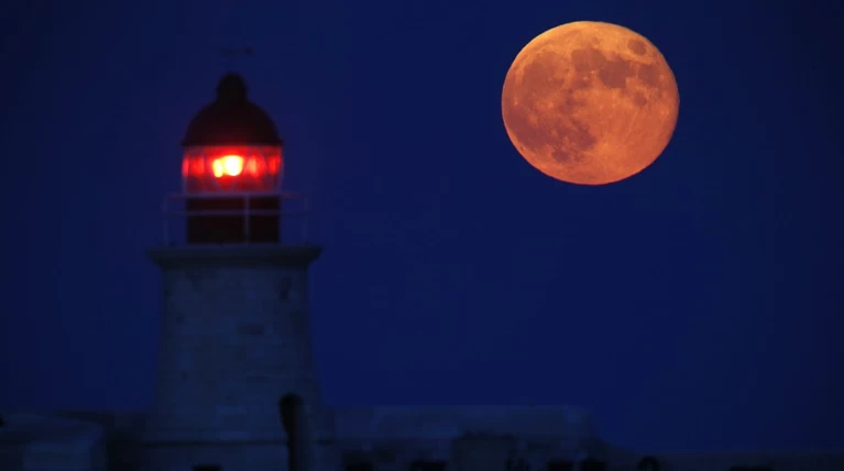 Μάγεψε η τελευταία σούπερ Πανσέληνος