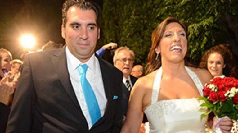 Κωνσταντοπούλου: διακομματικό γαμήλιο πάρτι
