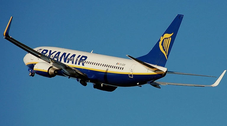 Στο ουρανό τα κέρδη της Ryanair- Μειώνει κι άλλο τα εισιτήρια