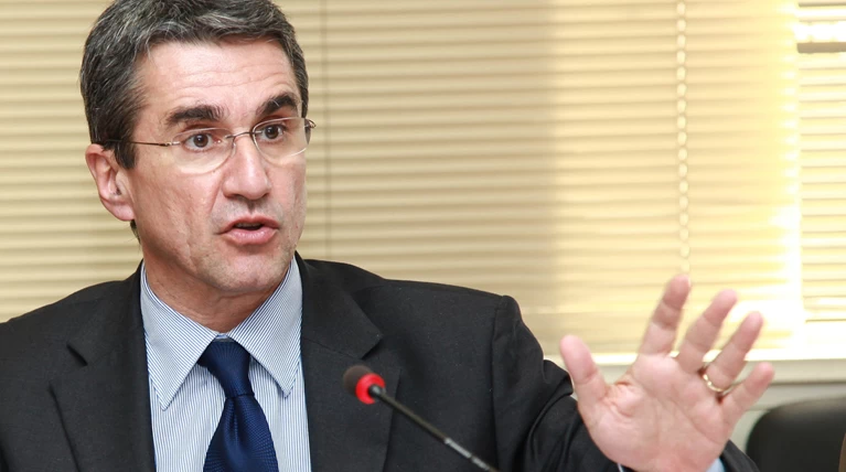 Ζητούνται εθελοντές εκπαιδευτικοί για να καλύψουν τα κενά στα σχολεία