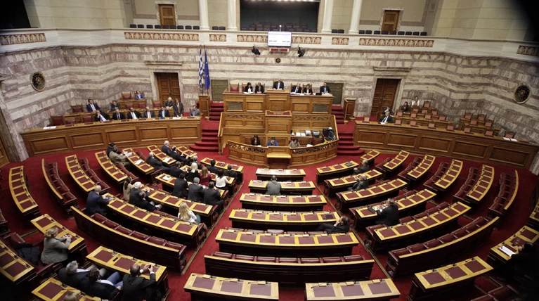 Στην επιτροπή δεοντολογίας οι καταγγελίες περί χρηματισμού βουλευτών