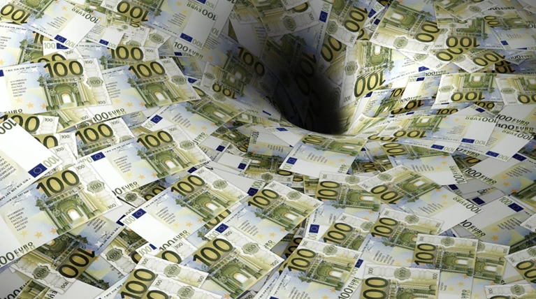 ΤτΕ: 13 δισ ευρώ έφυγαν από τις τράπεζες μόνο τον Ιανουάριο