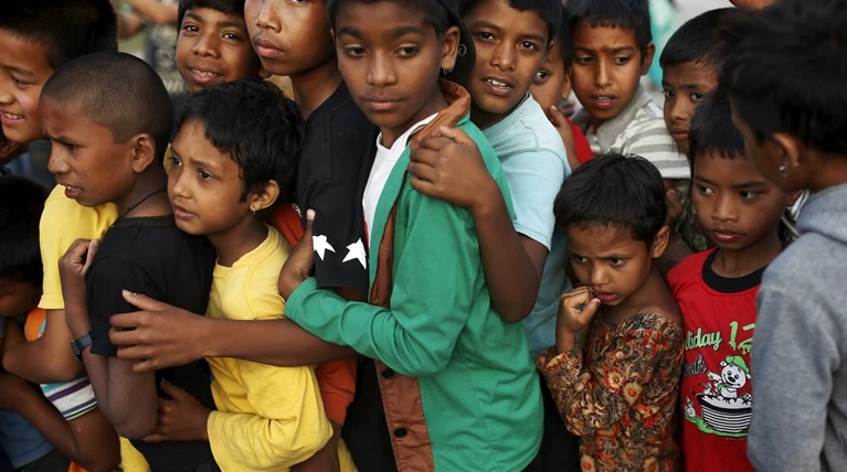 Οργιάζει το δουλεμπόριο παιδιών στο Νεπάλ μετά τον σεισμό