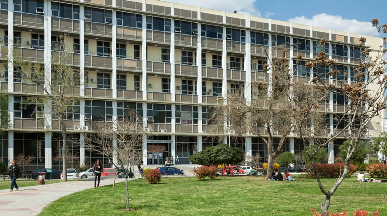 Με προσφυγή απειλεί το τμήμα Πληροφορικής του ΑΠΘ