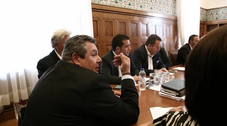 «Καίγεται» η ΚΟ του Καμμένου για τη συμφωνία