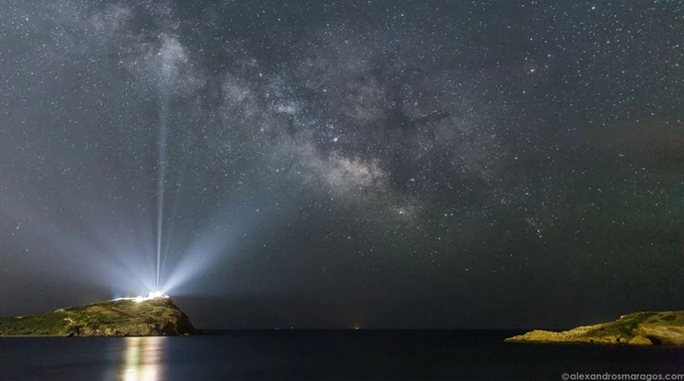 Η φωτό Ελληνα που ξεχώρισε η NASA: Ο Γαλαξίας πάνω από το Ναό του Ποσειδώνα