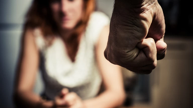 Η συγκλονιστική επιστολή μιας κακοποιημένης ελληνίδας