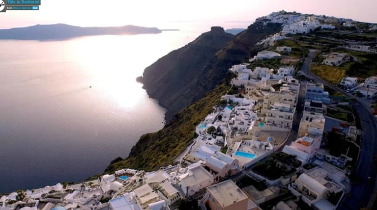 To Business Insider εκθειάζει τη Σαντορίνη μέσα από ένα υπέροχο βίντεο