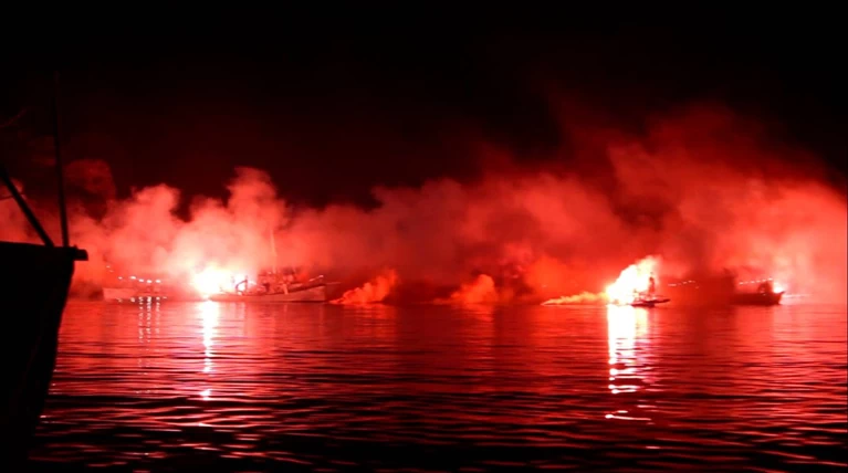 Παραμυθένιο σκηνικό με το έθιμο της Βαρκαρόλας στην Κέρκυρα
