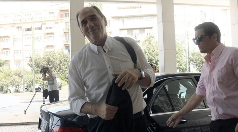 Ξανά στο τραπέζι 100 δόσεις, κόκκινα δάνεια, εργασιακά