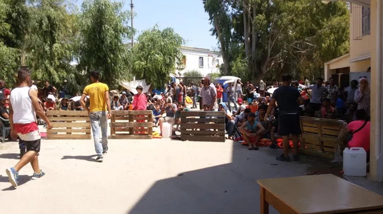 Αρματαγωγό για την μεταφορά των μεταναστών ζητεί ο Δήμαρχος Λέρου