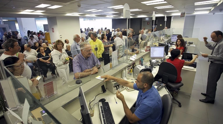 Χαλάρωση... με το σταγονόμετρο στα capital controls