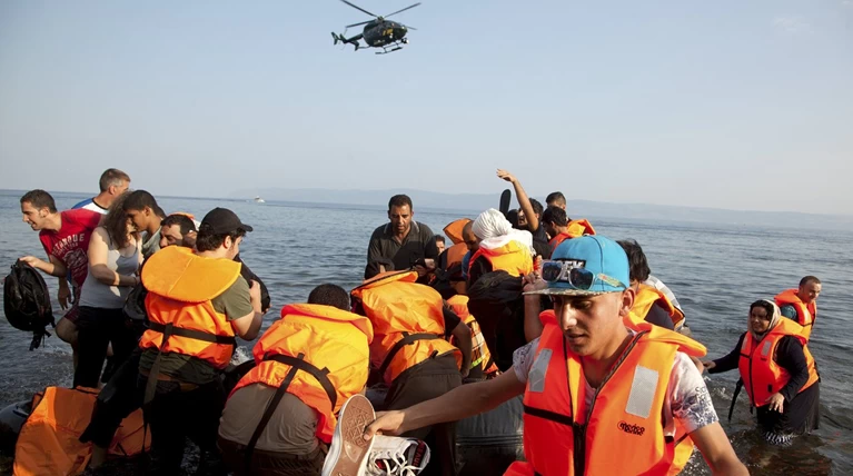 Οδοιπορικό του Guardian στη Λέρο των προσφύγων και των εθελοντών