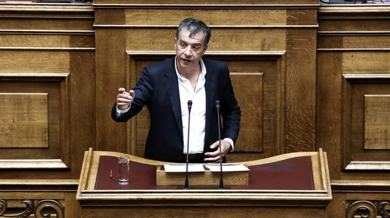 Συζήτηση πολιτικών αρχηγών για το μεταναστευτικό ζητά ο Θεοδωράκης