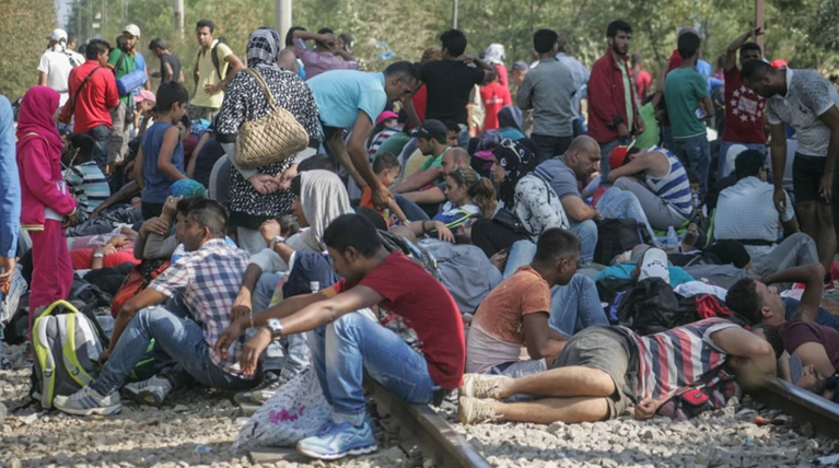 Τα Σκόπια στέλνουν στρατό στα σύνορα με την Ελλάδα για τους μετανάστες