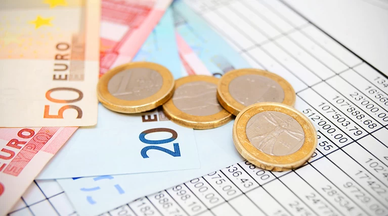 Τα capital controls «φρέναραν» τα χρέη προς την εφορία