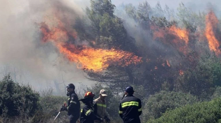 Συνελήφθη 60χρονος για τη μεγάλη φωτιά στη Ρόδο
