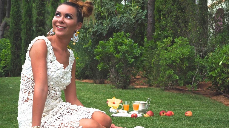 Κόρη Ελληνα κροίσου και διάσημη fashionista στην Ελλάδα για διακοπές