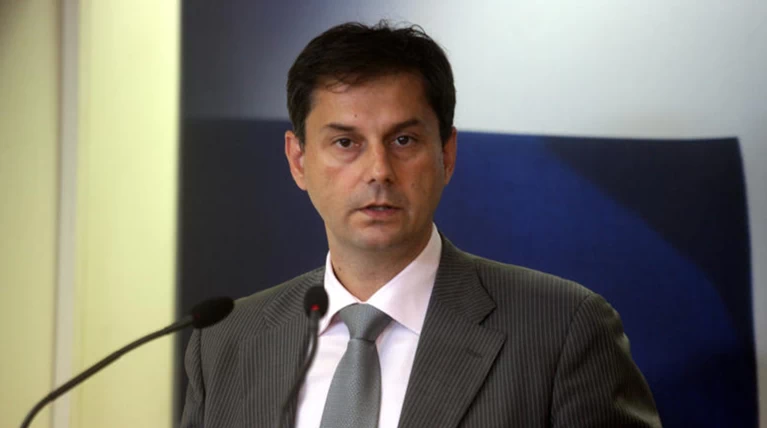 Θεοχάρης: Ο Τσίπρας ελπίζει να μην έχει αυτοδυναμία