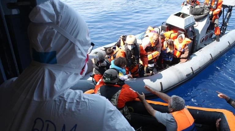Νεκροί 50 μετανάστες σε αμπάρι πλοίου