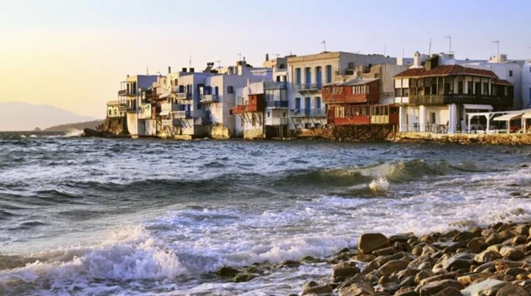 Το κύκλωμα της Μυκόνου: Επιναν... γραμμές μαζί με πρώην Σταρ Ελλάς