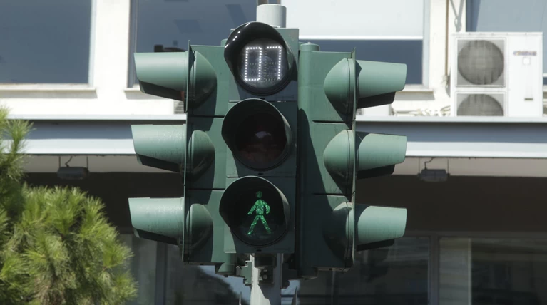 Τα πρώτα φανάρια με χρονομετρητές στην Αθήνα