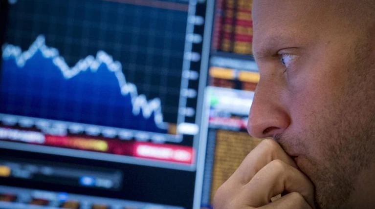 Συνεχίζονται οι αναταράξεις στην Wall Street για την Κίνα