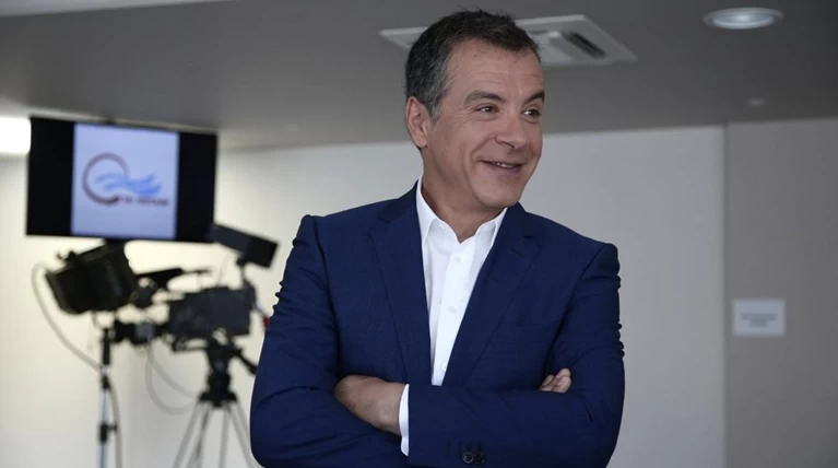 Αποκάλυψη Θεοδωράκη: Εξαιτίας των τραπεζών οι εκλογές - εξπρές