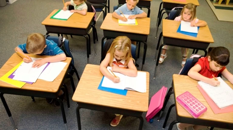 Μόλις ένα μήνα η εξαίρεση των σχολείων από τον ΦΠΑ 23%