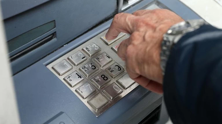 Προς νέα χαλάρωση των capital controls