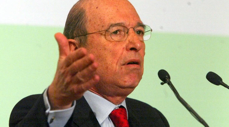 Σημίτης : Κίνδυνος η παραδοσιακή δεξιά και η συντεχνιακή αριστερά
