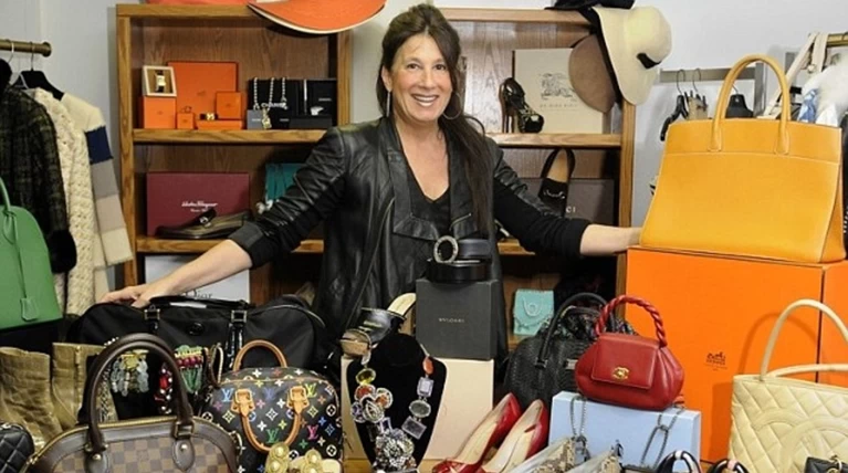 Γνωρίστε την γυναίκα που βγάζει $25 εκατ. το χρόνο πουλώντας ρούχα στο eBay
