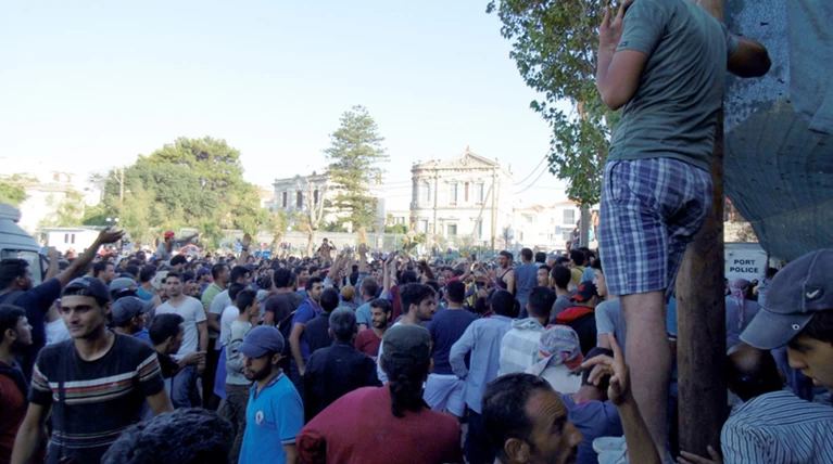 Συνεχίζεται η ένταση στη Μυτιλήνη