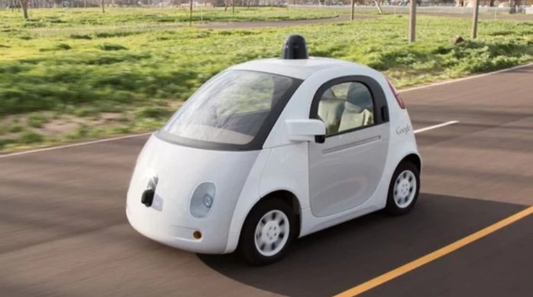 Το αυτοκίνητο Google έχει ένα πρόβλημα: είναι απόλυτα ασφαλές...