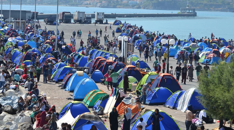 Mε αποχή από τις εκλογές απειλεί ο δήμαρχος Λέσβου για το μεταναστευτικό