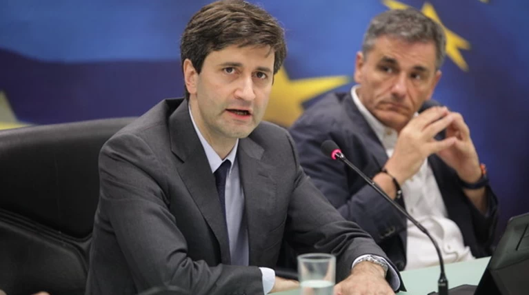 Αποκλείει «κούρεμα» καταθέσεων ο Χουλιαράκης