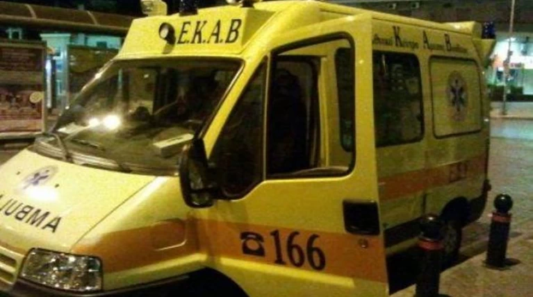 Αυτοκίνητο σκότωσε μητέρα και τραυμάτισε τον γιο της στη Λ. Ποσειδώνος