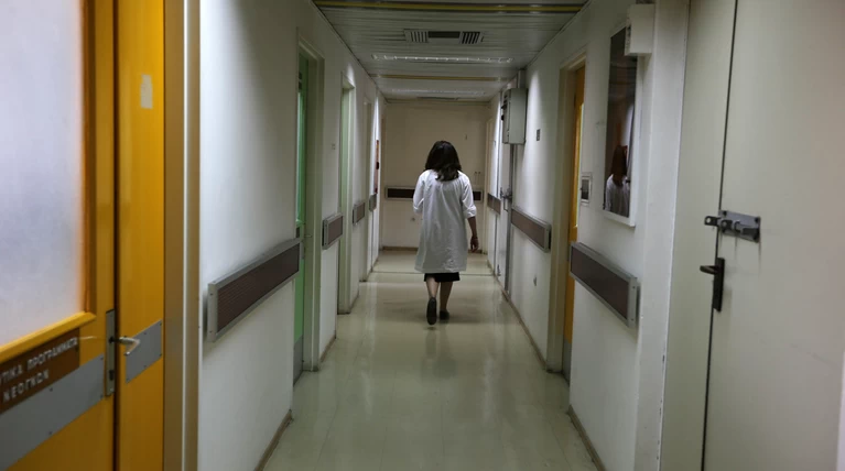 SOS από την ΠΟΕΔΗΝ: Μία νοσοκόμα για 40 ασθενείς στα νοσοκομεία