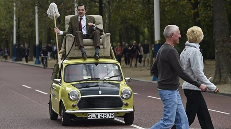 Τα θεότρελα γενέθλια του Mr Bean στους δρόμους του Λονδίνου (βίντεο)