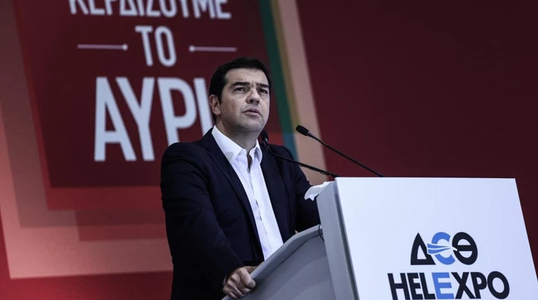 Το μονόπετο Moschino του Αλέξη Τσίπρα