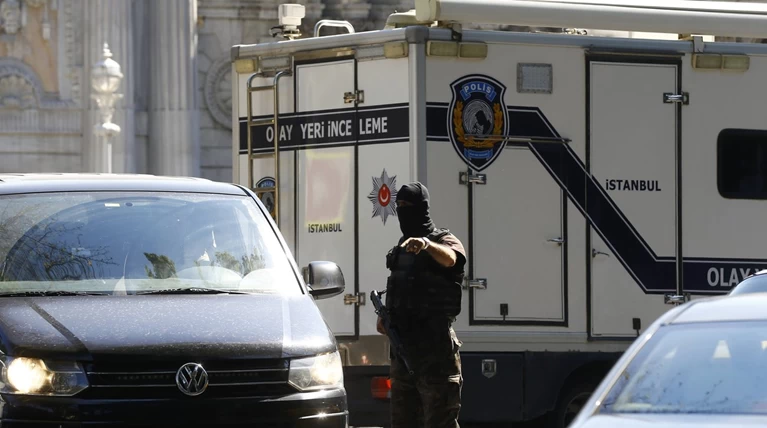 Tουρκία: Βομβιστική επίθεση κατά αστυνομικού λεωφορείου -10 νεκροί