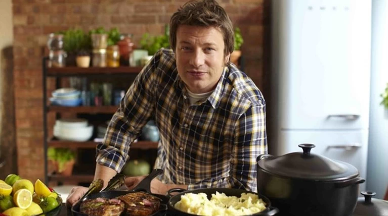 Φόρο... ζάχαρης προτείνει ο Jamie Oliver