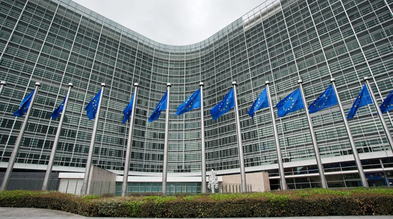 Ευρωπαίος αξιωματούχος: Οκτώβριο αναμένεται να ξεκινήσει η πρώτη αξιολόγηση