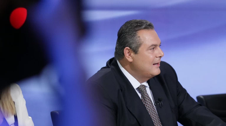 Μοιράζει σπίτια ο Καμμένος στους ένστολους