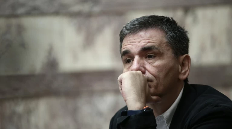 Νέο χτύπημα – γρίφος του Τσακαλώτου για το νόμισμα