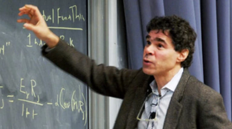 Αυτός είναι ο νέος 'Ελληνας...σταρ οικονομολόγος κατά το CNBC