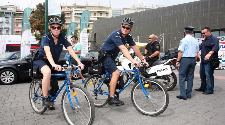 Αστυνομικοί με ποδήλατα & βερμούδες: Έρχονται Ακρόπολη