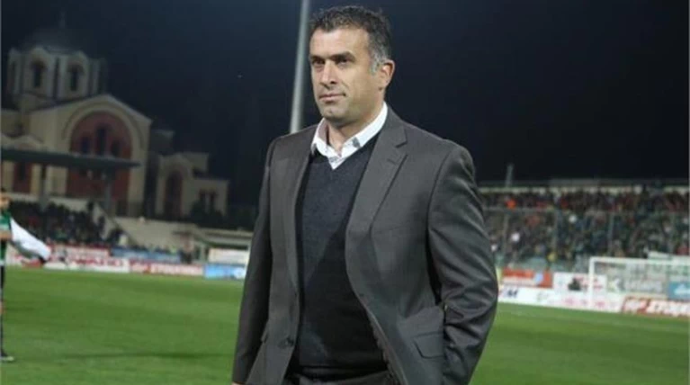 Με την πλάτη στον τοίχο ο Αναστασίου